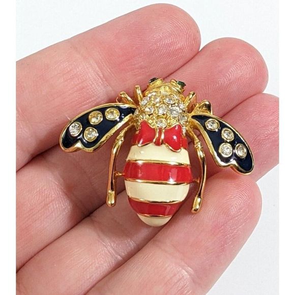 Joan Rivers Patriotic God Bless America Bee Pin Brooch Red White Blue USA Bow - Picture 2 of 11